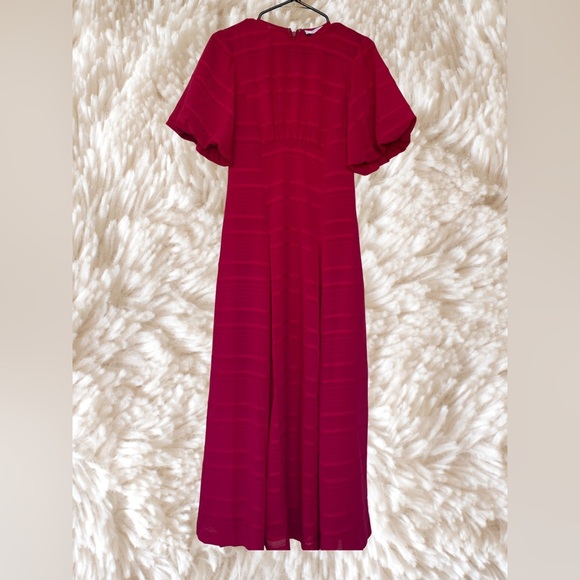 Pearl Red Maxi Dress with Flared Sleeves - Picture 3 of 9